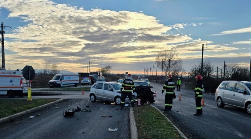 Accident rutier la ieșirea de pe autostrada A1 pe DN7. Patru persoane rănite au fost transportate la spital