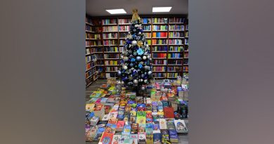 MOȘ CRĂCIUN VINE LA BIBLIOTECA JUDEȚEANĂ