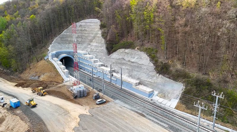 În câteva săptămâni, va circula primul tren prin tunelul Bătuţa, după 4 ani şi jumătate de întârziere